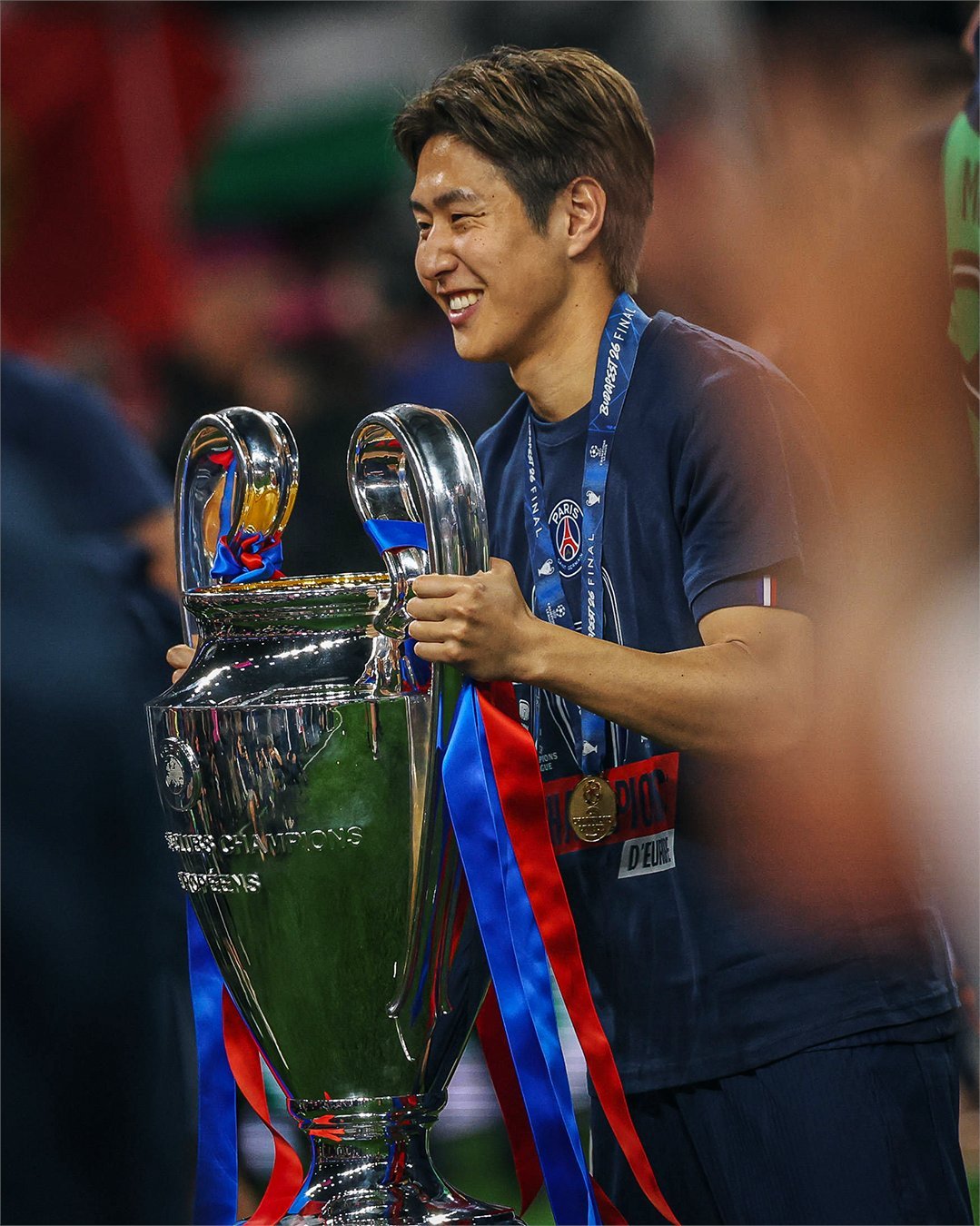 🇰🇷 超级替补刚仁欧巴！💬 用一个词来形容李刚仁本赛季的表现？法甲联赛