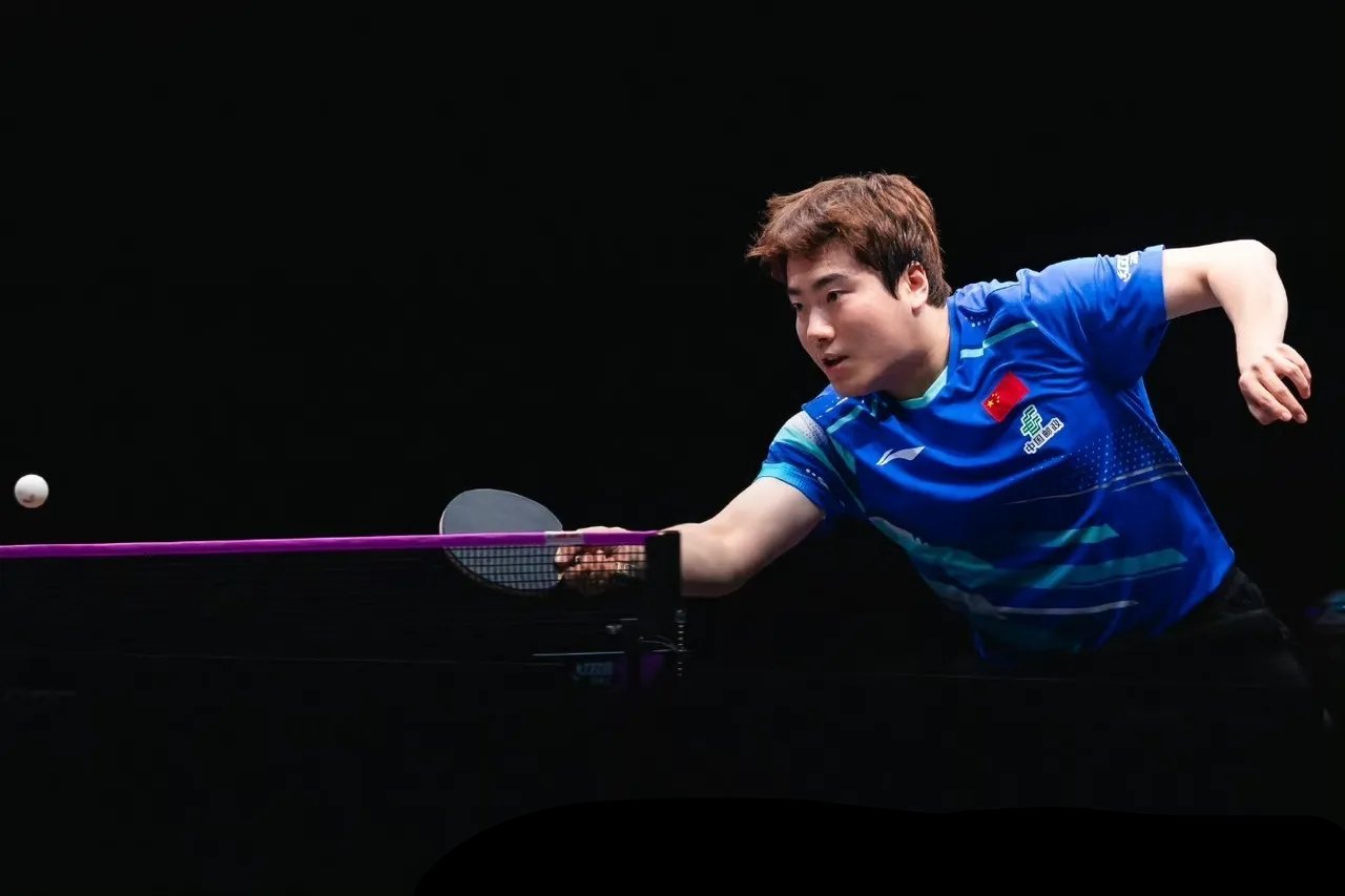 国乒3人世界排名持续下滑：后备力量不足1、梁靖崑：最新世界排名第10，因伤病困扰