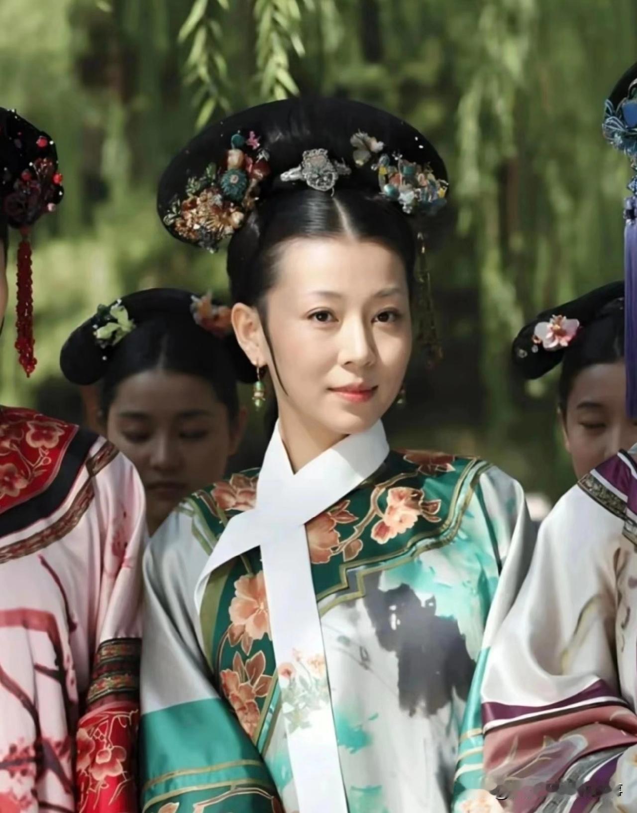 齐妃这么笨，怎么让三阿哥在后宫平安长大的？
 
好多人都觉得齐妃又傻又没心机，在