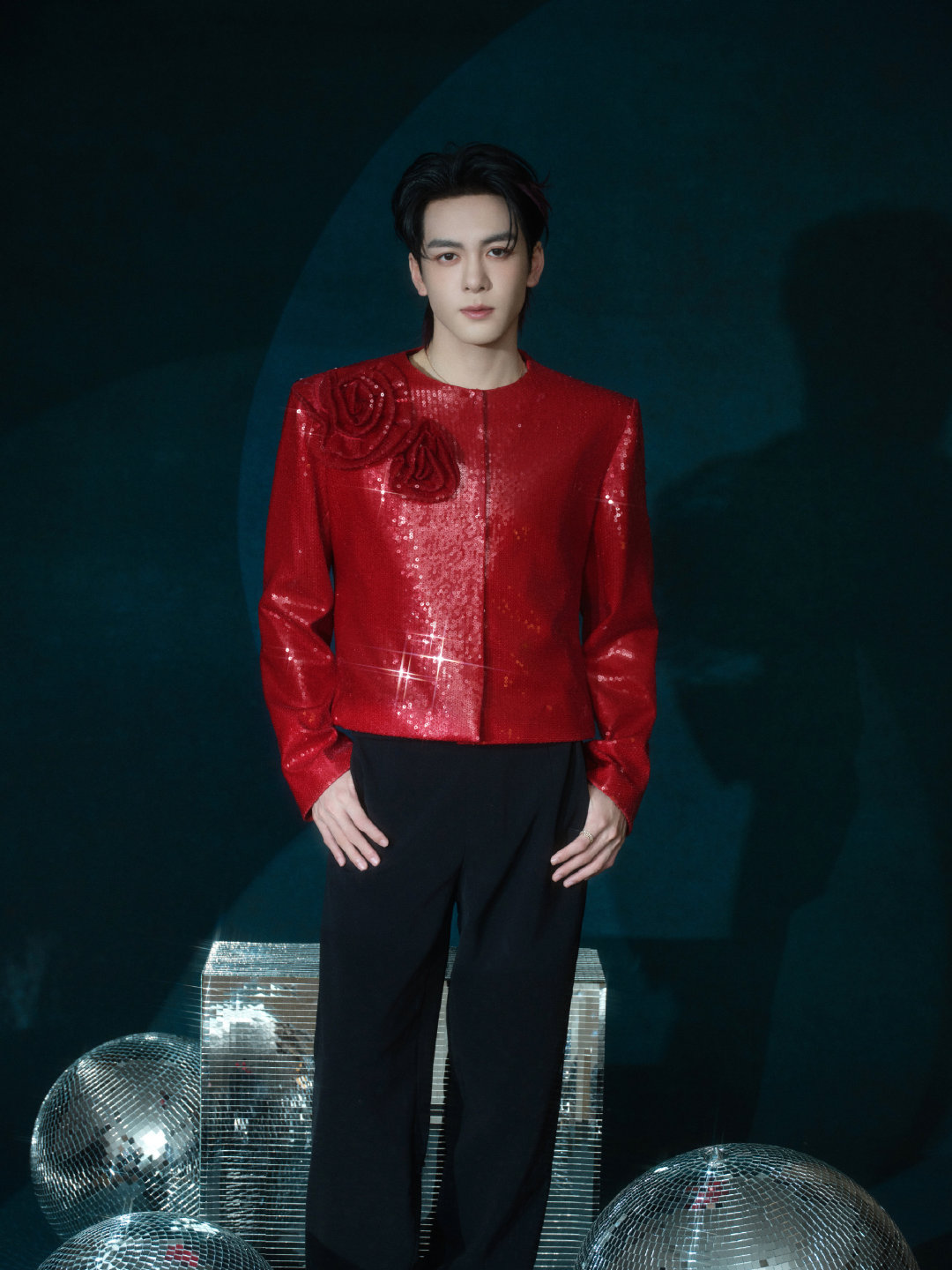 曾舜晞元宵舞台一首歌一套造型曾舜晞一首歌一套造型  我去！！这也太用心了吧！！ 