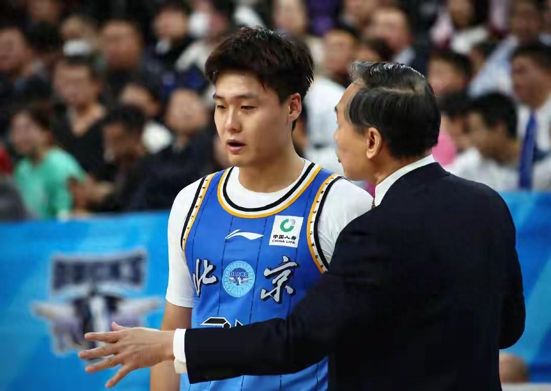 公开道歉！赵睿怼新疆球迷，正式做出检讨，砍10+5+11关键2罚不中

在最近的