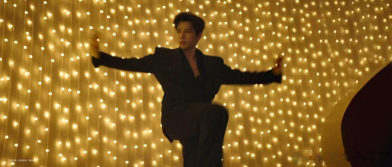 王安宇画的猫 王安宇打戏真的越看越绝！干净、利落、有张力，不用多余特效就足够吸睛