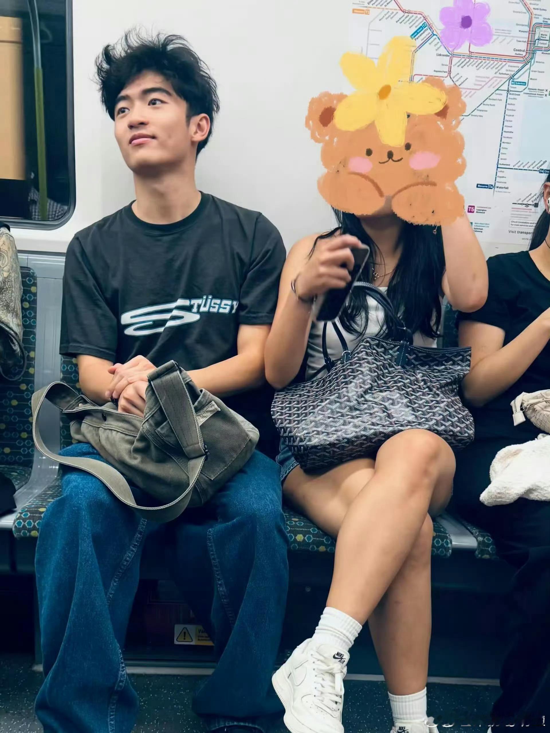 张柏芝大儿子疑似恋爱感觉星二代还是挺惨的会被拿出来不断对比父母能长的比父母好看的