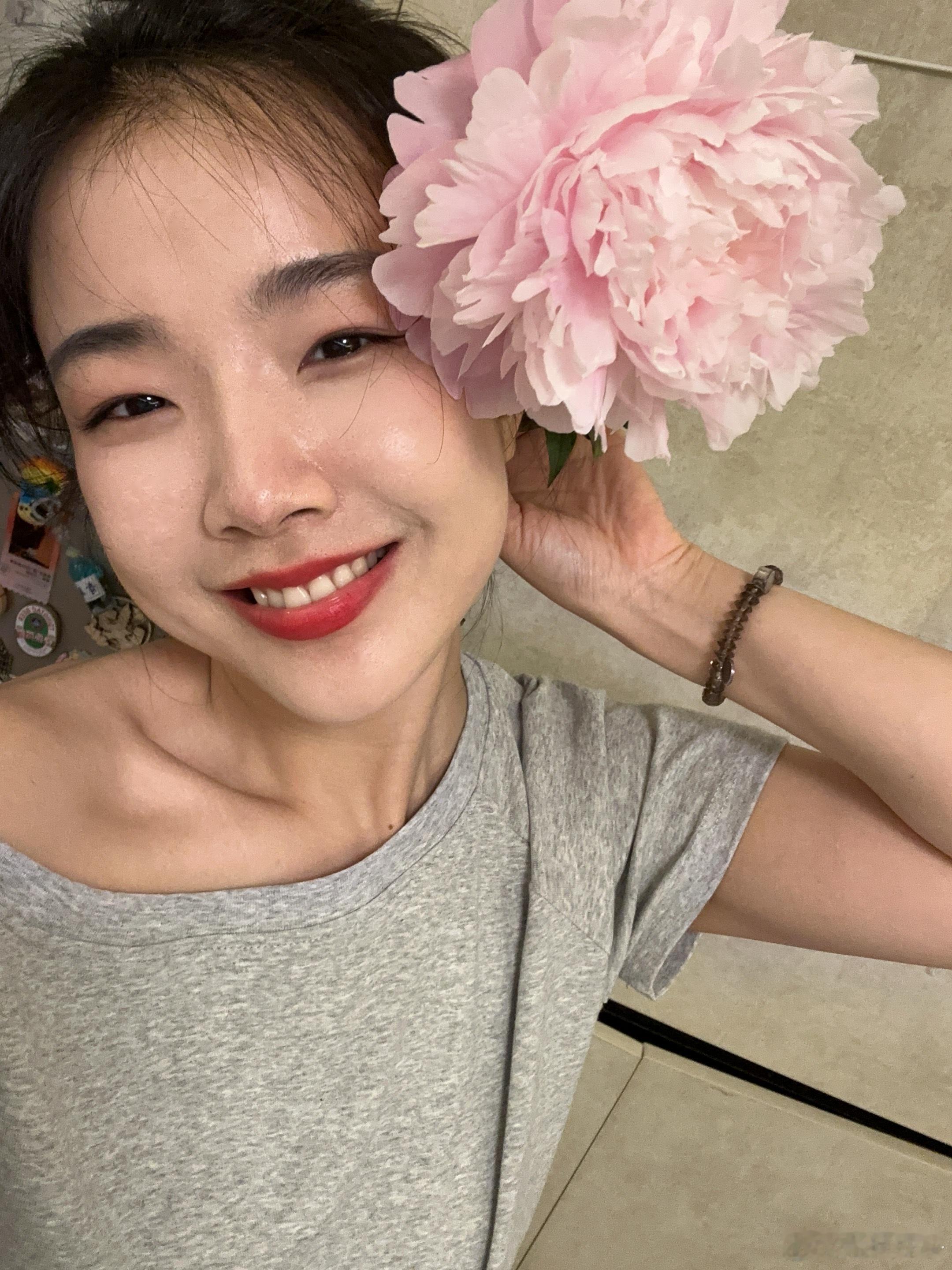最近确实有点子哈皮了哈哈哈哈哈哈哈哈 ​​​