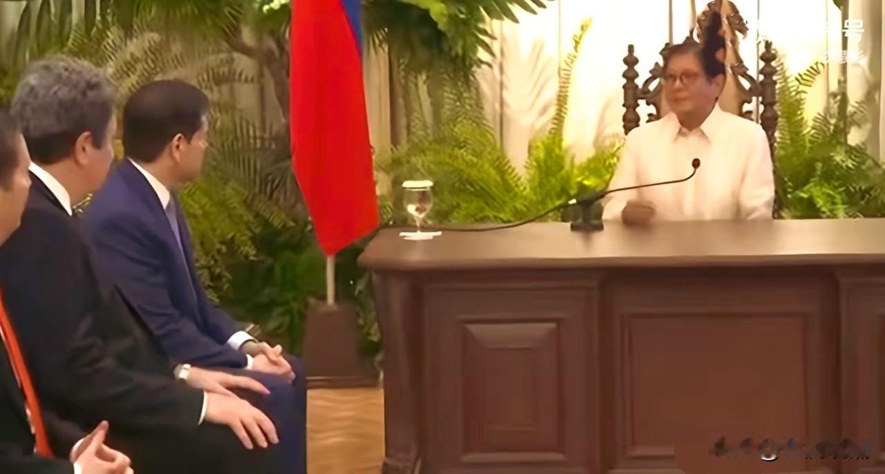 菲律宾总统小马可斯牛逼，你看他怎么“收拾”美国国务卿鲁比奥的…

鲁比奥除了在老
