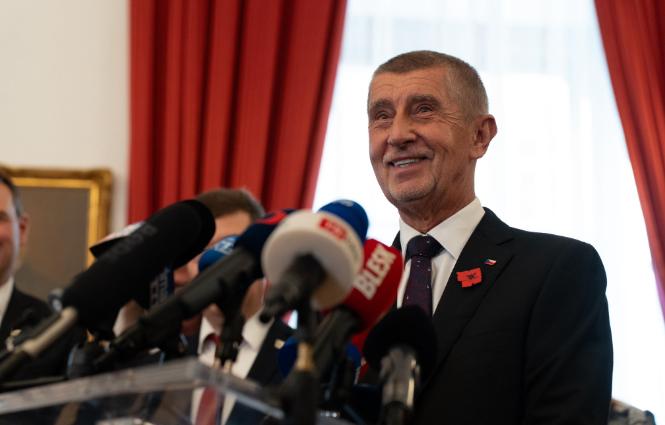 乌克兰战败的后果提前出现。反乌克兰的右翼政党在捷克共和国大选中获胜，不是一个，是