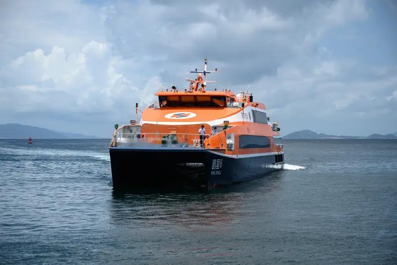 26日菲律宾一艘载有超过350人渡轮在菲律宾南部海域沉没，事故爆发以后当地救援人