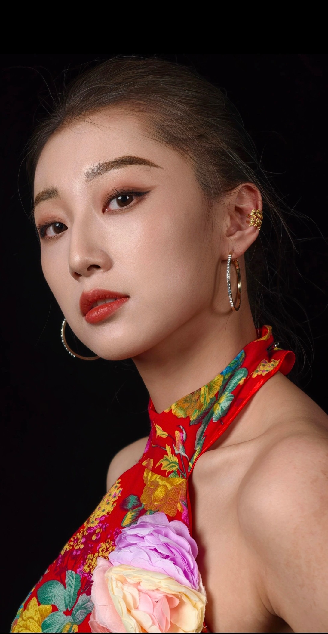 易中天说：究人在女人眼里，就是废物；女人在富人眼里，就是玩物；富人在权力面前，就