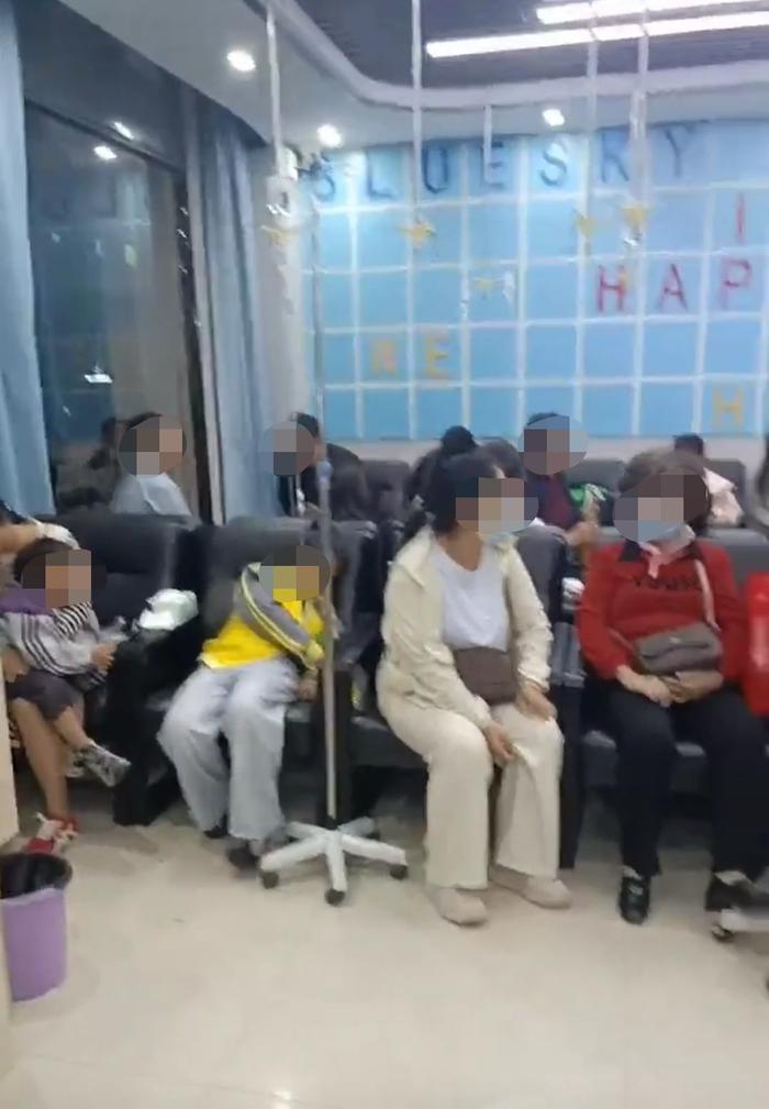 河南开封尉氏县出现大批居民腹泻，呕吐，怀疑是自来水水质问题。从5月19日晚一直到