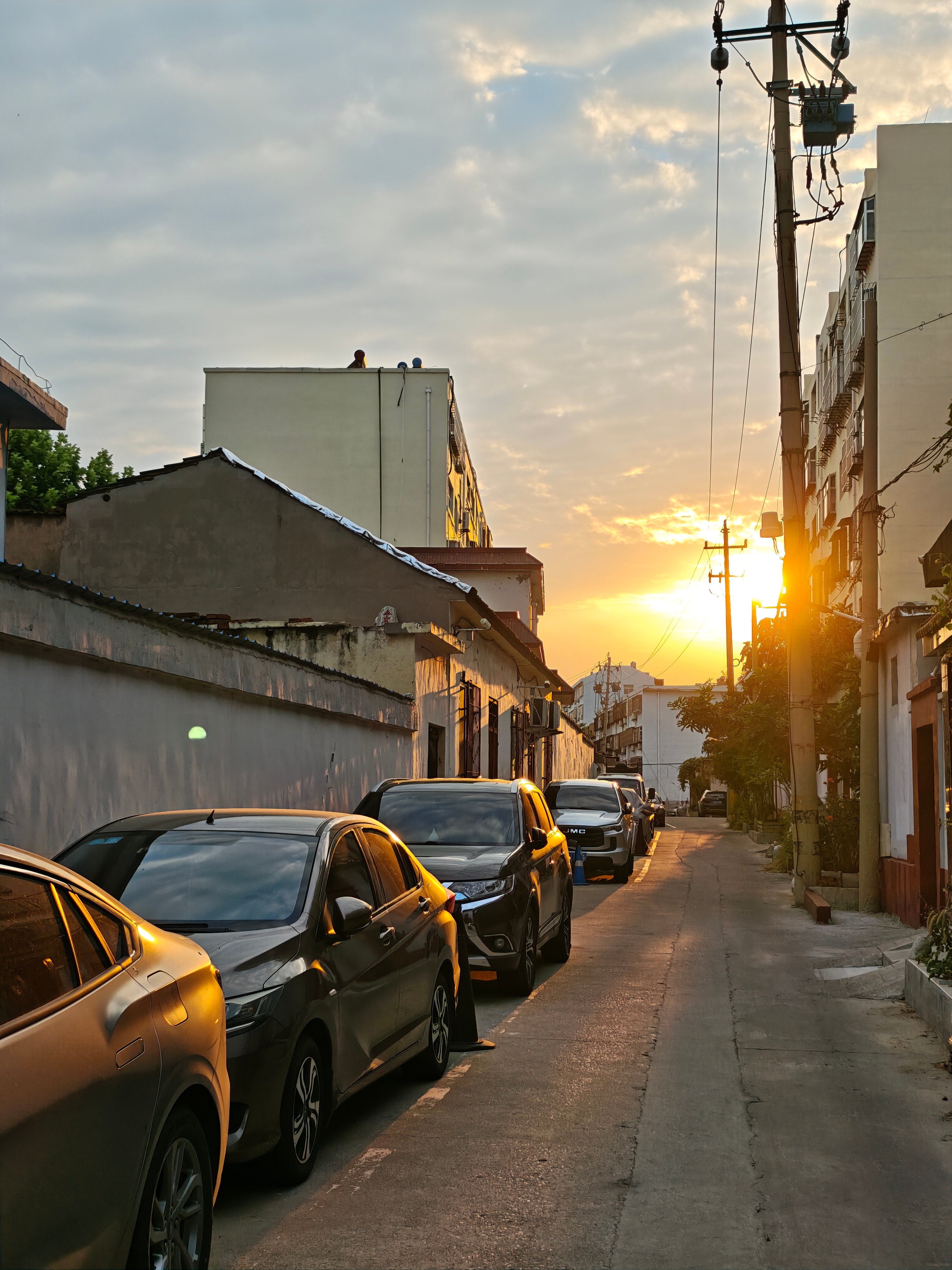 这夕阳，这小巷~ ​​​