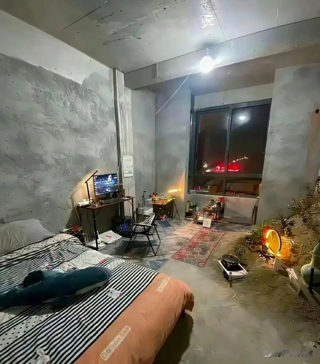 表弟在上海打工十年，居然混到了这般境地！
以往总听表叔讲，他儿子在上海工作，混得