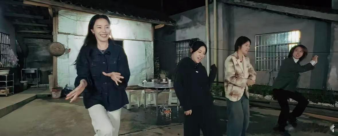 她们怎么样女孩就是怎样 农学不是镀金，回村不是退步。当知识回到土地，当镜头对准家