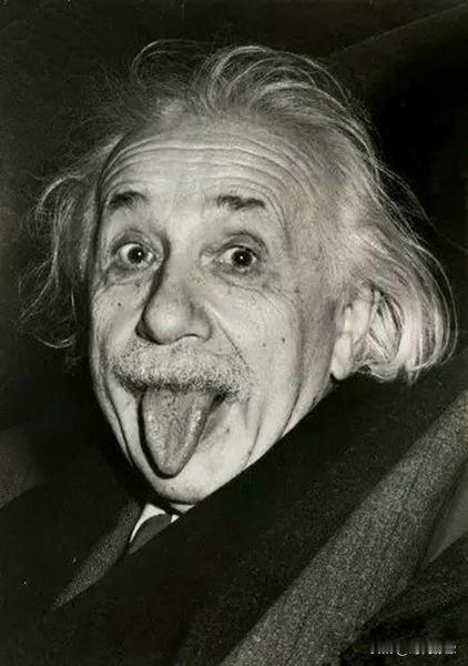 爱因斯坦吐舌头的照片是其最广为人知的经典照片‌。拍摄于1951年3月14日其72