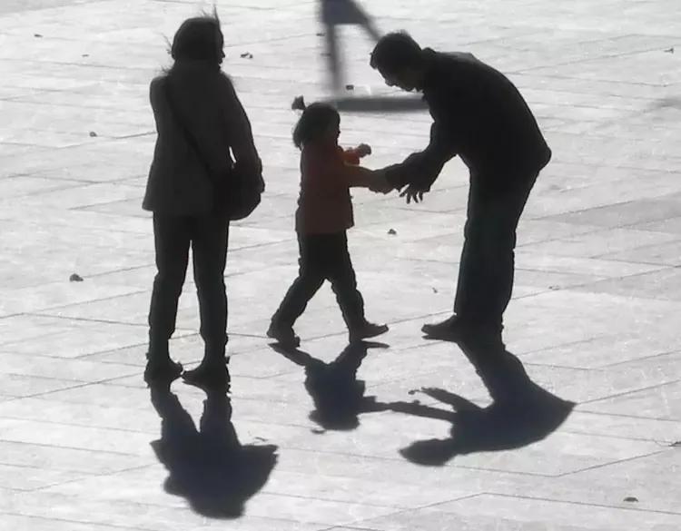 一个孩子的家庭和几个孩子的家庭，未来30年哪个会更幸福呢？
.