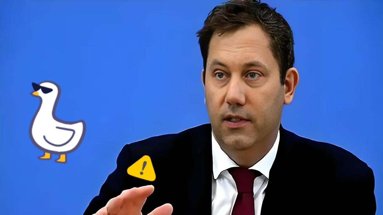 德国财政部长克林拜尔刚结束中国访问，回到德国后就接受了采访。他在采访里提到，这次