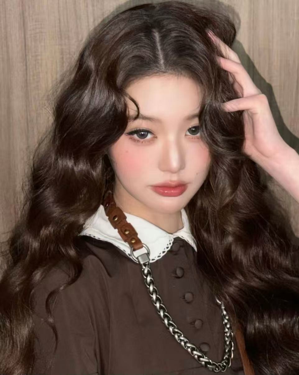 张元英MiuMiu大秀出图张元英MiuMiu大片这么美的张元英竟然不去时装周？！