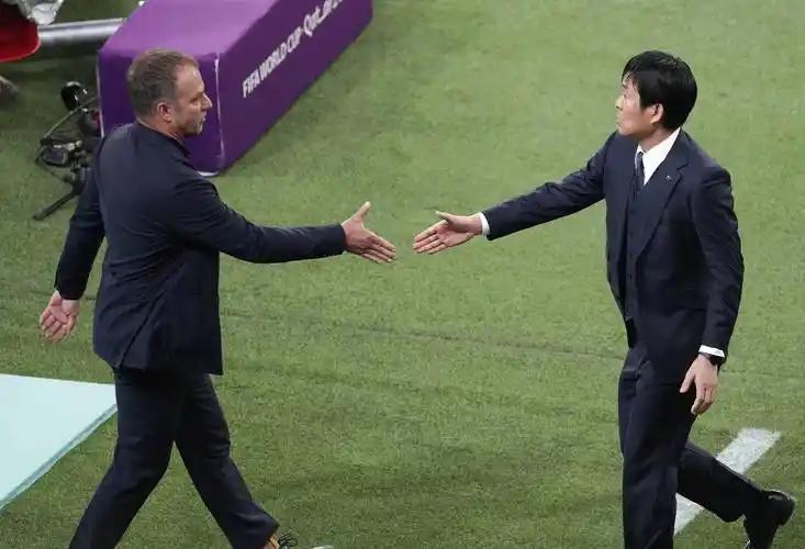 这是发生在2022年卡塔尔世界杯小组赛上德国队与日本队交锋中，最为诡异的一个比赛