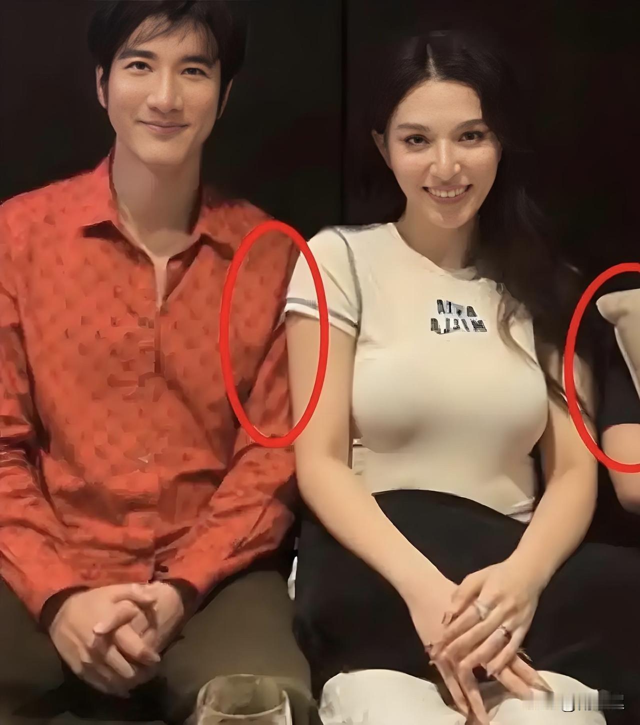 太般配！原来王力宏的绯闻女友是黄玮听？身材火辣外形出众，与李靓蕾不相上下！

这