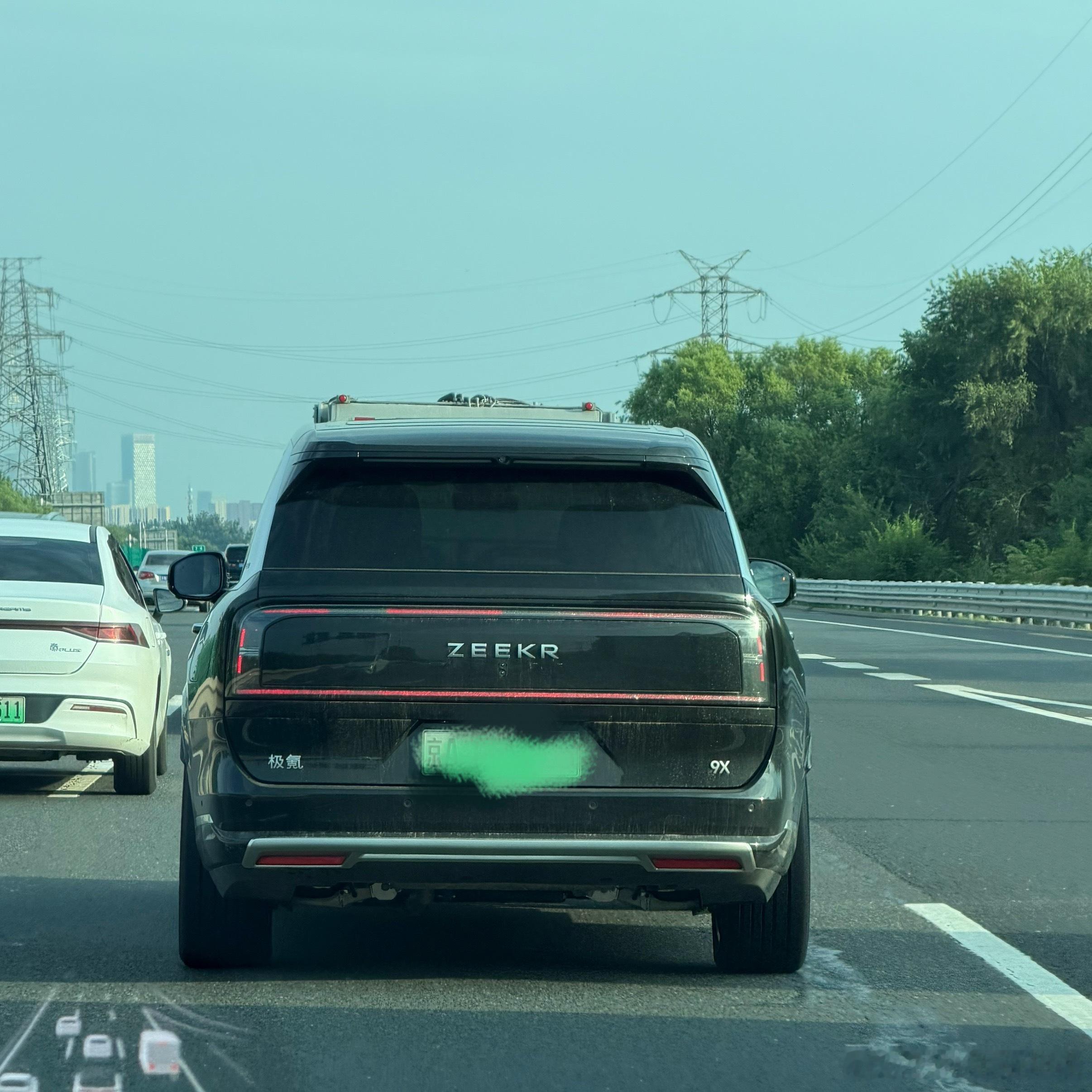 多有辨识度的造型啊！以后路上应该更多了吧 但是得配个好眼镜看看了
