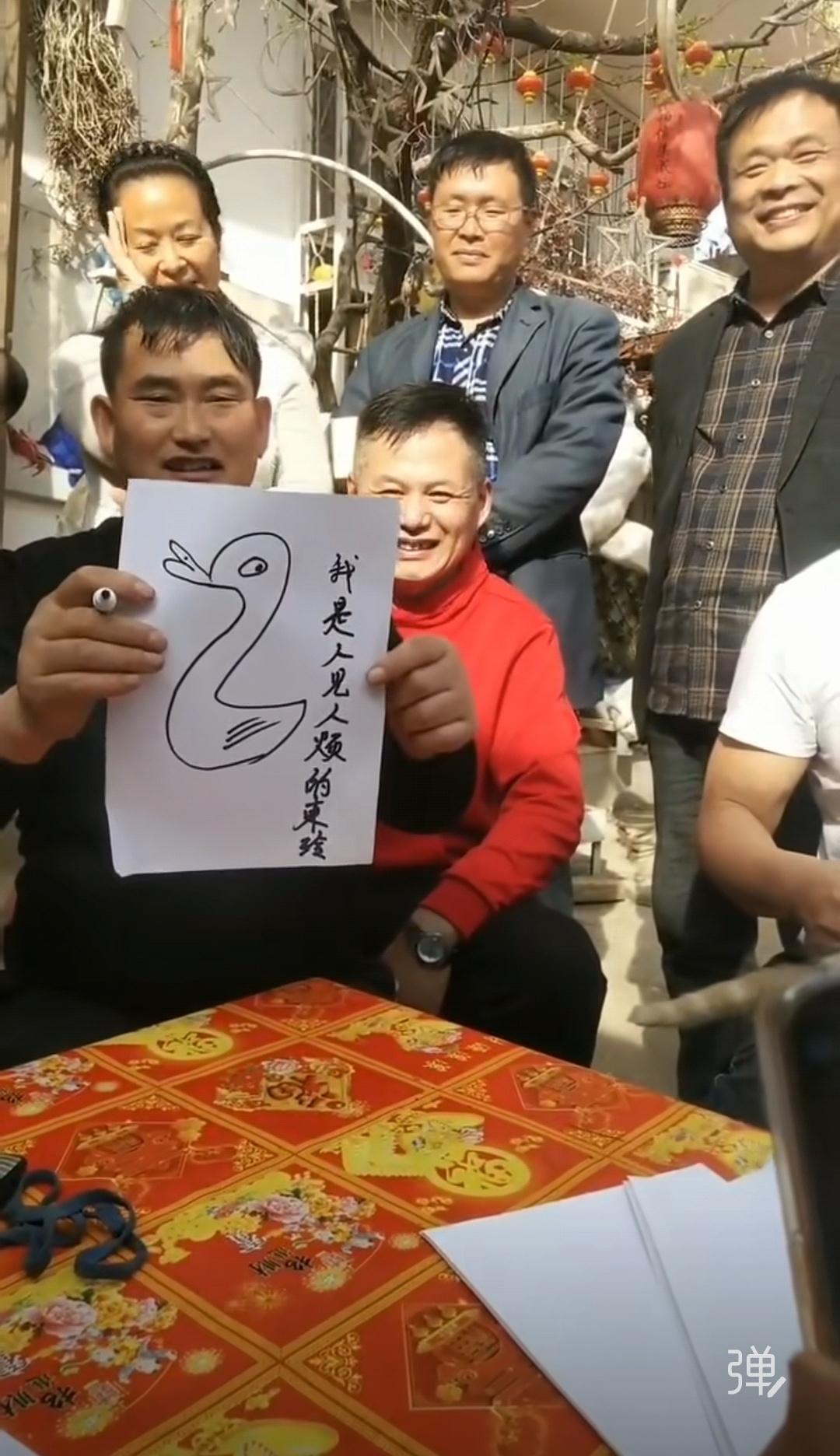 昨日，菲律宾组织大量船只位中国黄岩岛管辖海域非法聚集。其间，菲三艘公务船恶意侵闯