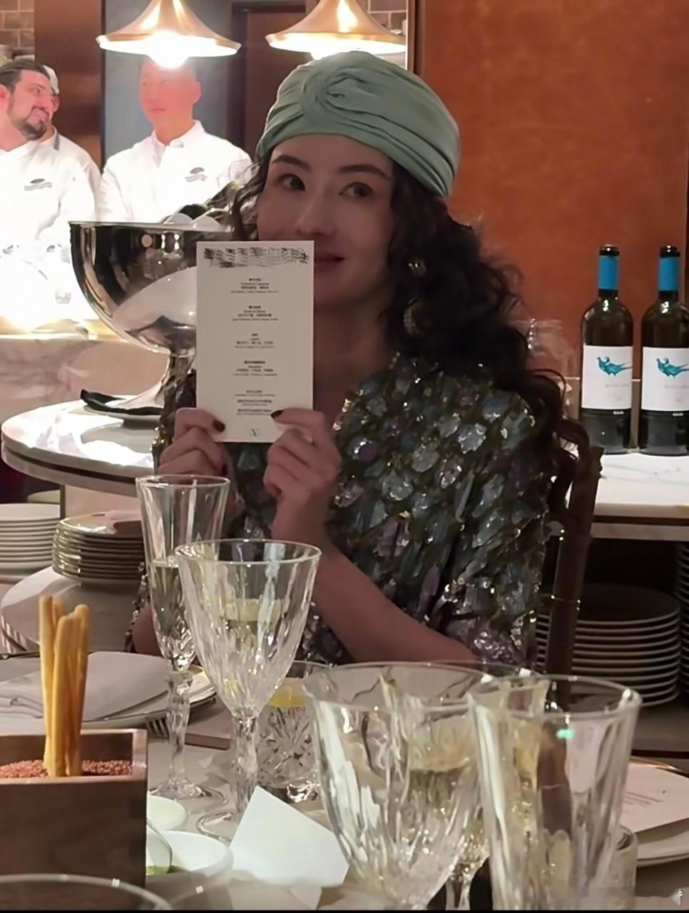 爱你老己跟张柏芝吃上饭了 咱就是说自己的失败固然难受，但是别人的成功让我更加柠檬