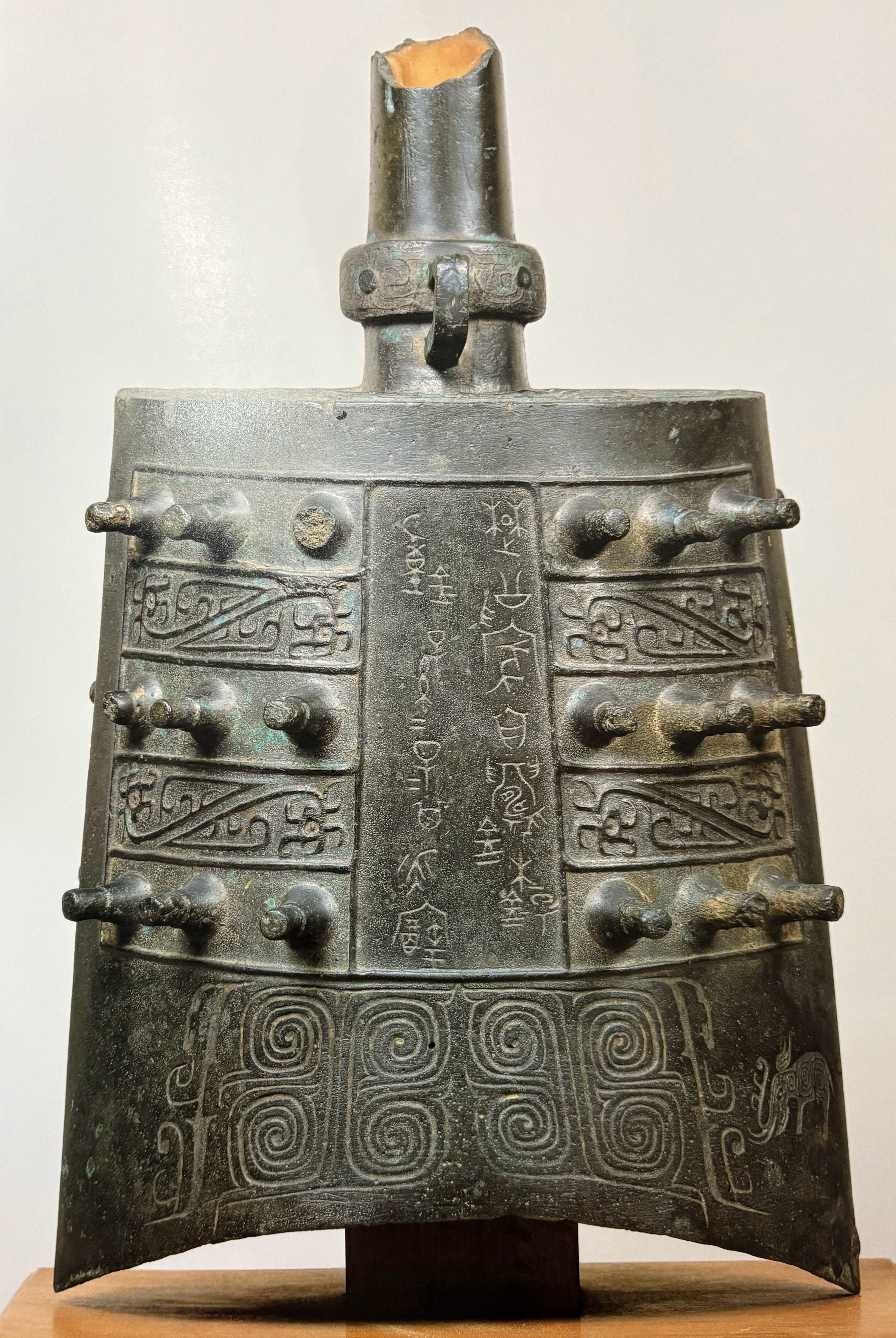 日本泉屋博物馆藏西周晚期楚公钟 