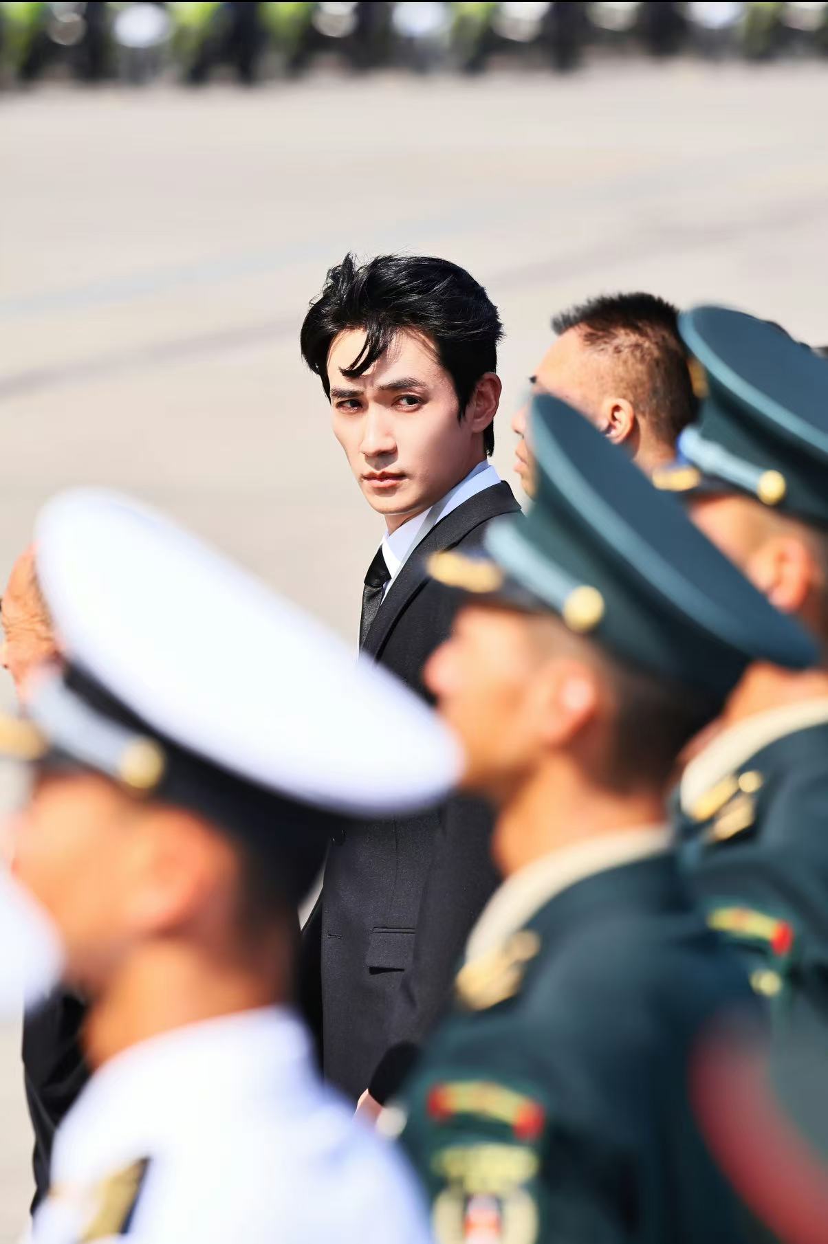 朱一龙根正苗红，一身正气！ ​​​