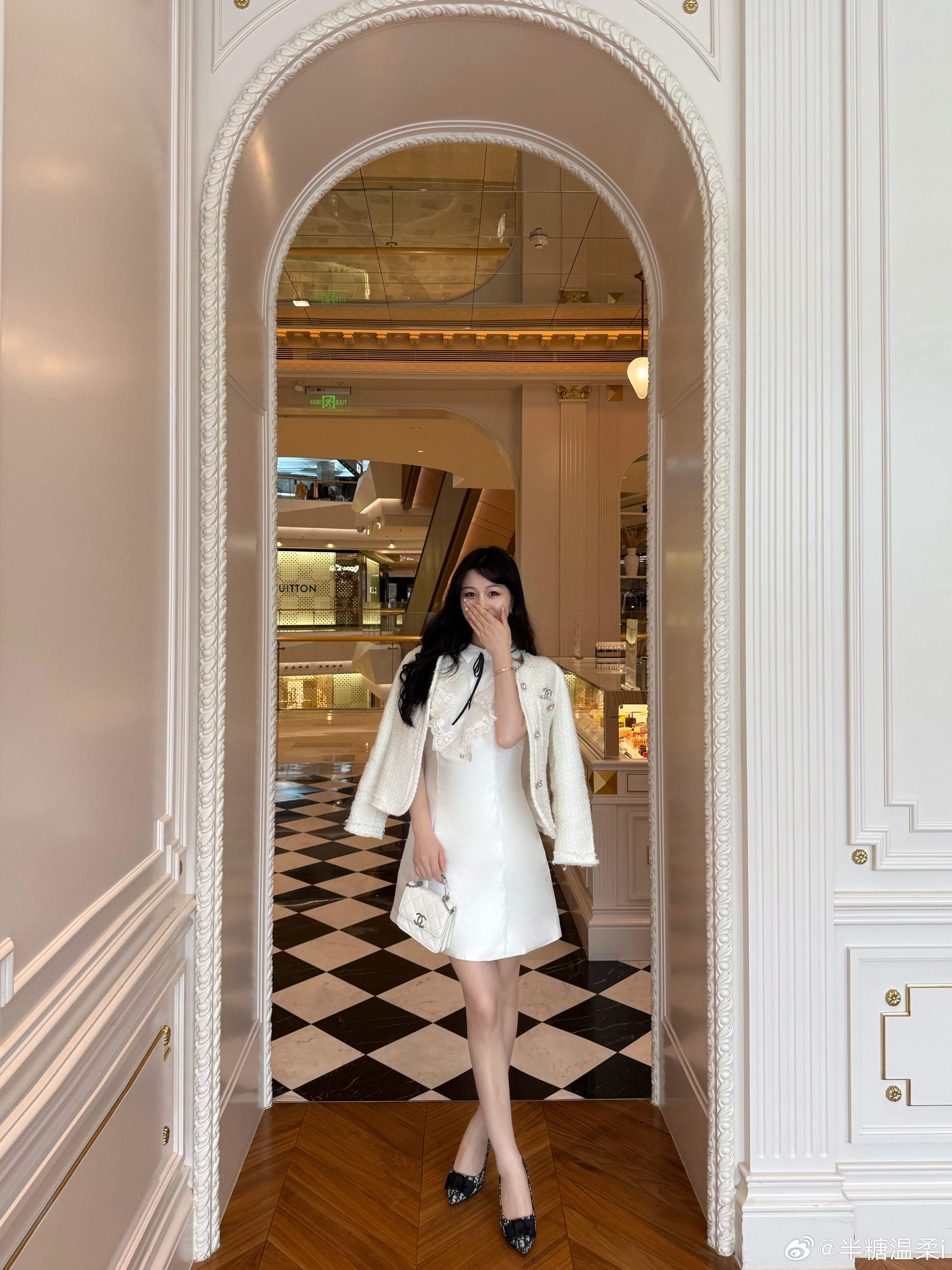 着迷于一个时刻🤍👗:FanyFloss ​​​