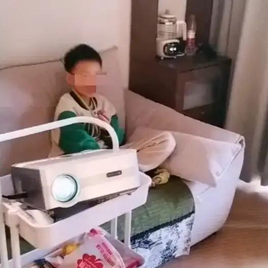 我嫂子什么都好，勤快孝顺也不生事，
但只一点不好，就是对孩子太宠溺了！
10岁的