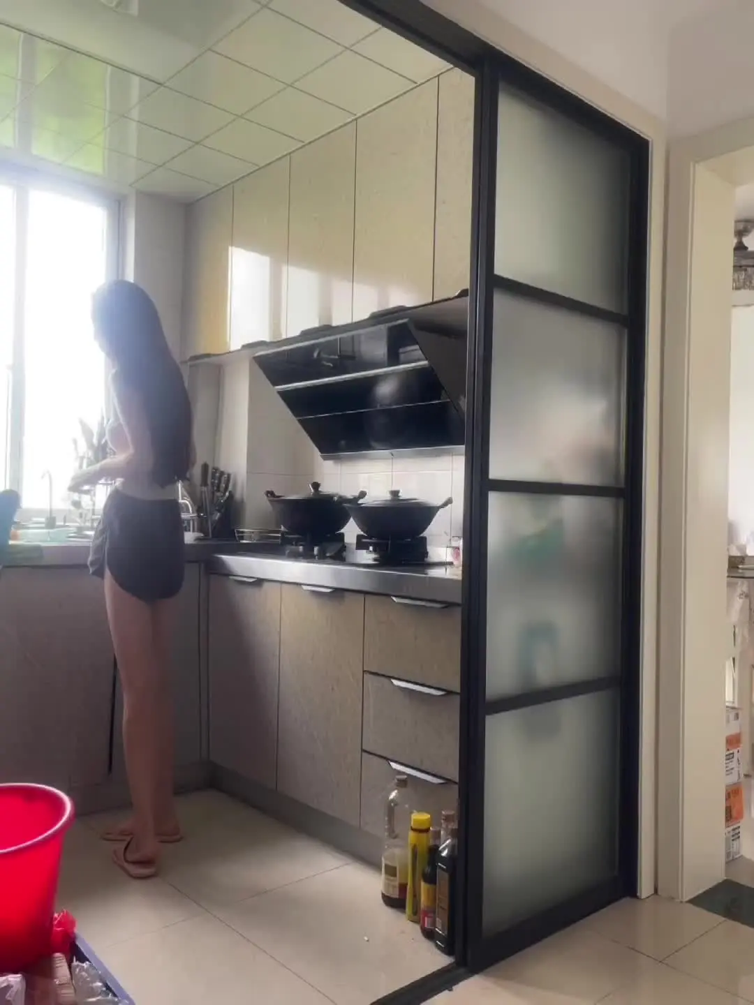 所有人都想赢  我只想挣点小钱谈个小恋爱 然后每天做饭给你吃