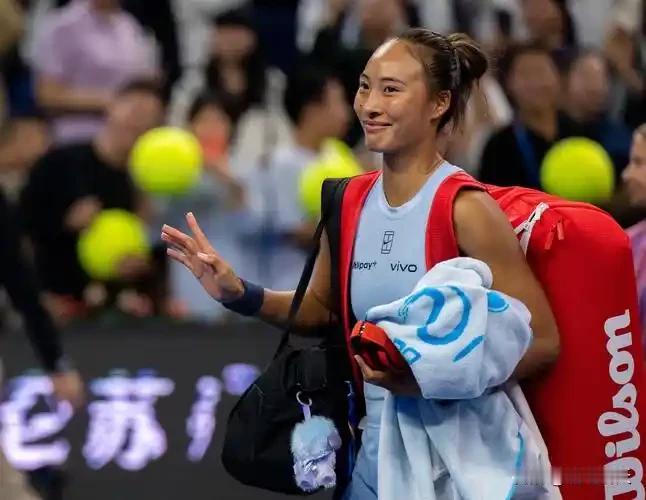 孤勇者郑钦文
2026年WTA1000迪拜站，中国一姐郑钦文凭借世界排名23位晋