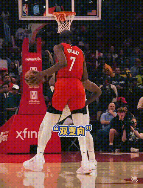 杜兰特生涯3万多分了，但是靠这个双变相估计得了1万多分[笑哭]
其实直接投也没有