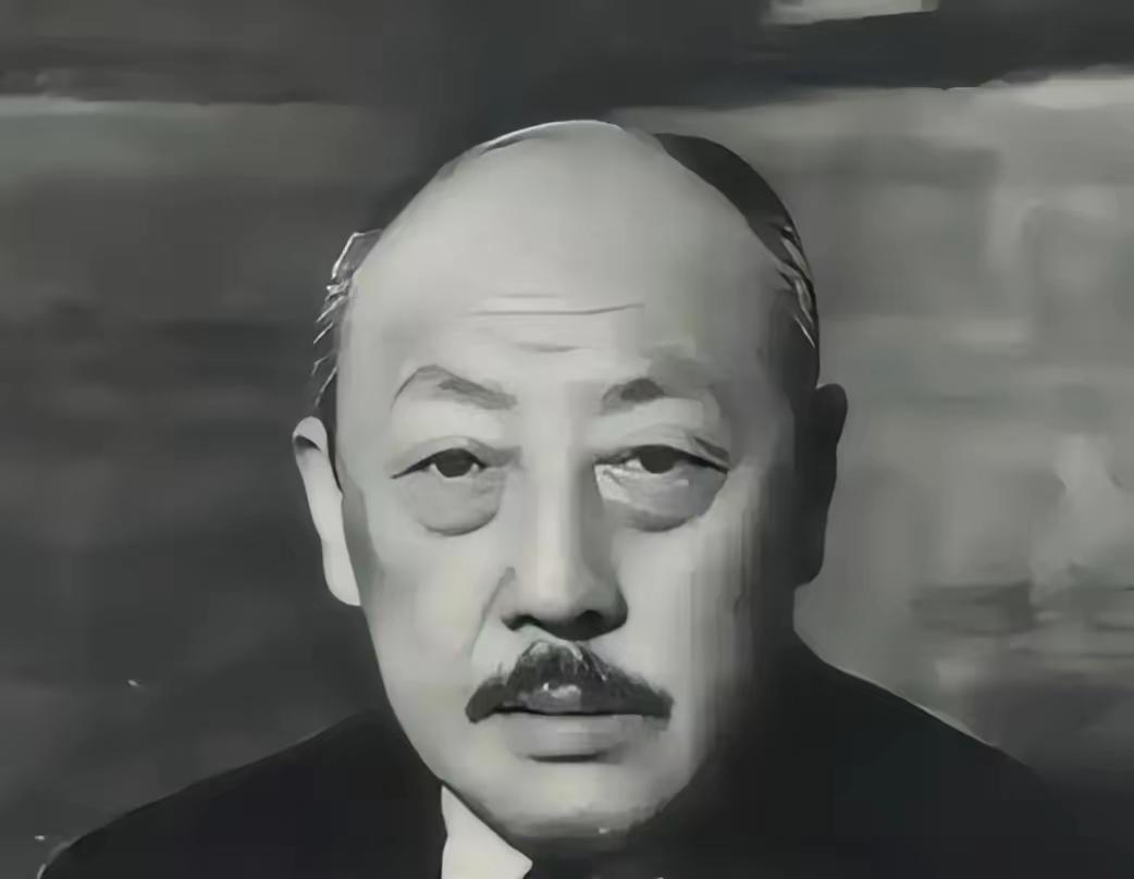 1950年，战犯张景惠在管理所见一穿解放军军装的人，定睛一看竟是自己那只会花钱享