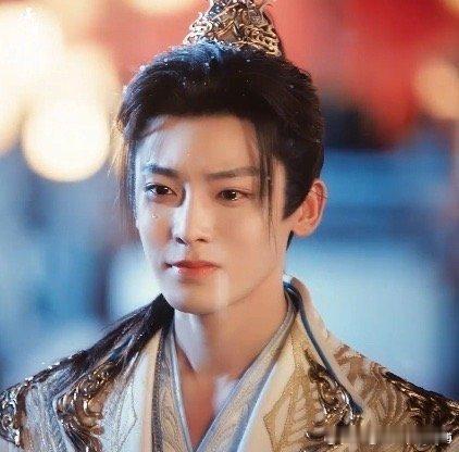 #侯明昊泪眼#这眼神！黄明昊认出自己的兄弟，简直看到泪目，他真的有在好好研究角色