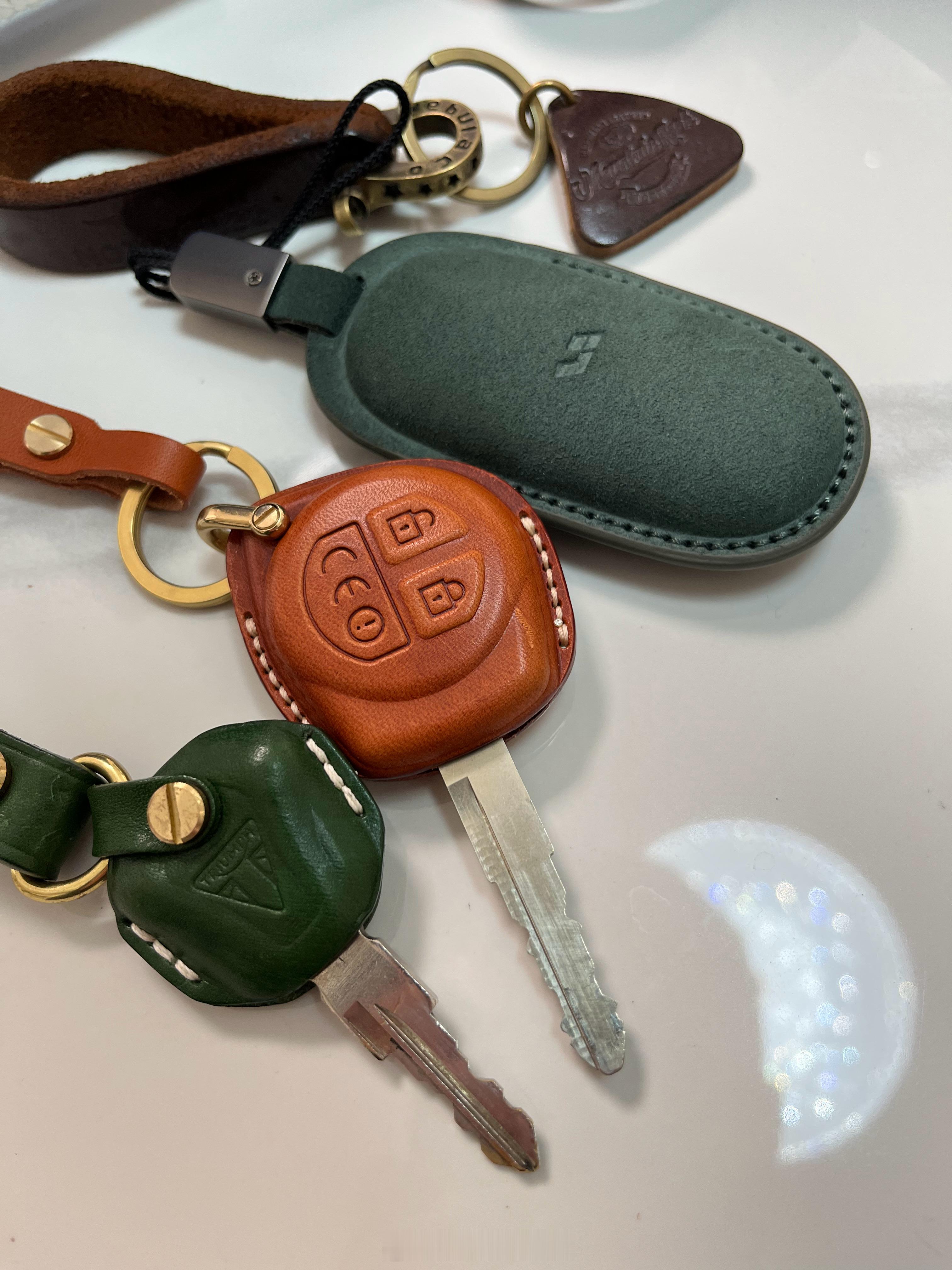 忽然发现我特别钟爱皮质的钥匙套，你们的钥匙扣都啥样？ 