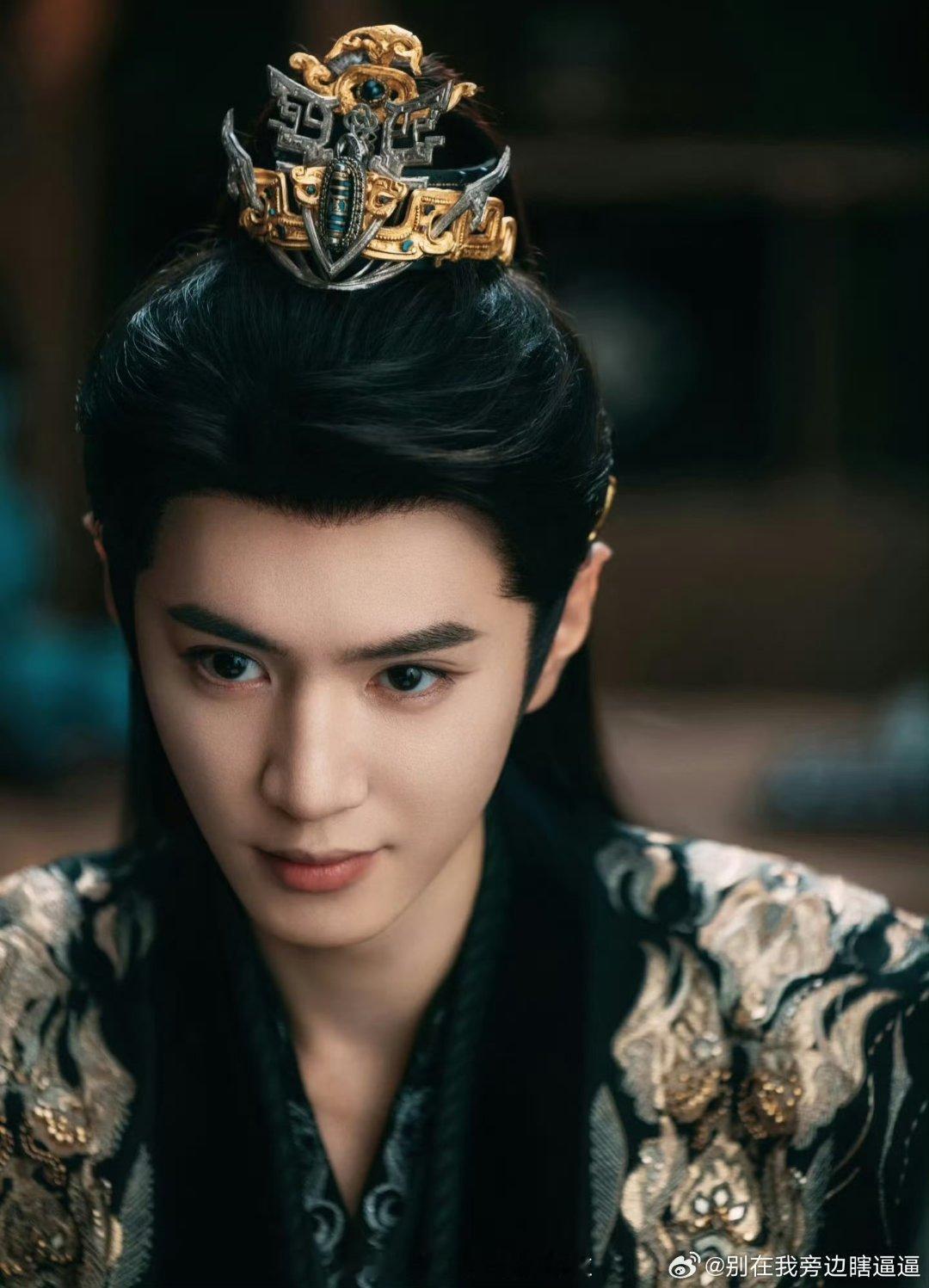 李涛，曾舜晞，侯明昊，陈哲远这三算不算互为平替，从咖位，长相，气质都差不多 
