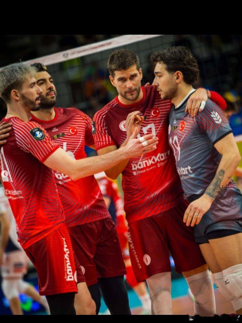 【男排欧冠】安卡拉农行再次3-1力克意大利特伦蒂诺豪取6连胜，以小组头名晋级欧冠