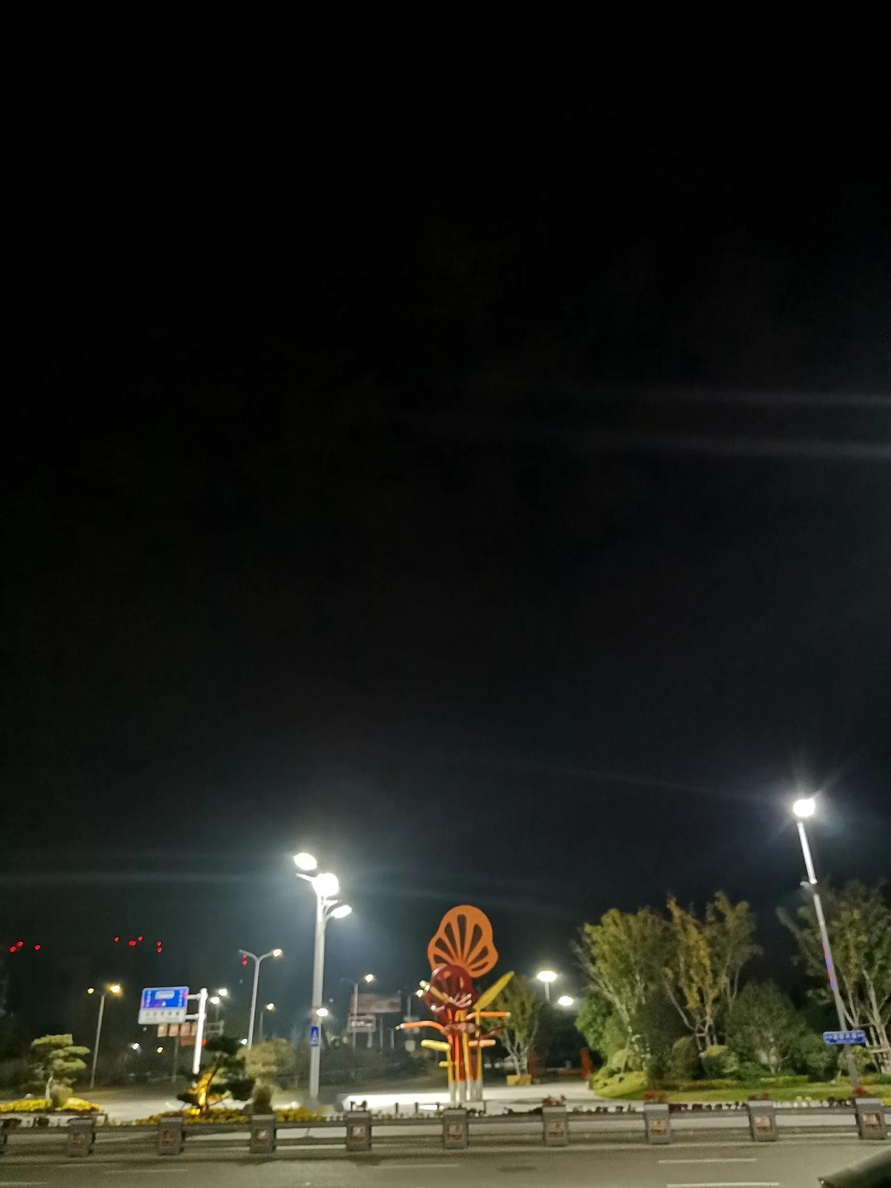 今天早上5：10开跑，天气晴，气温11度。你好，新的一天！[笑][彩虹][微风]
