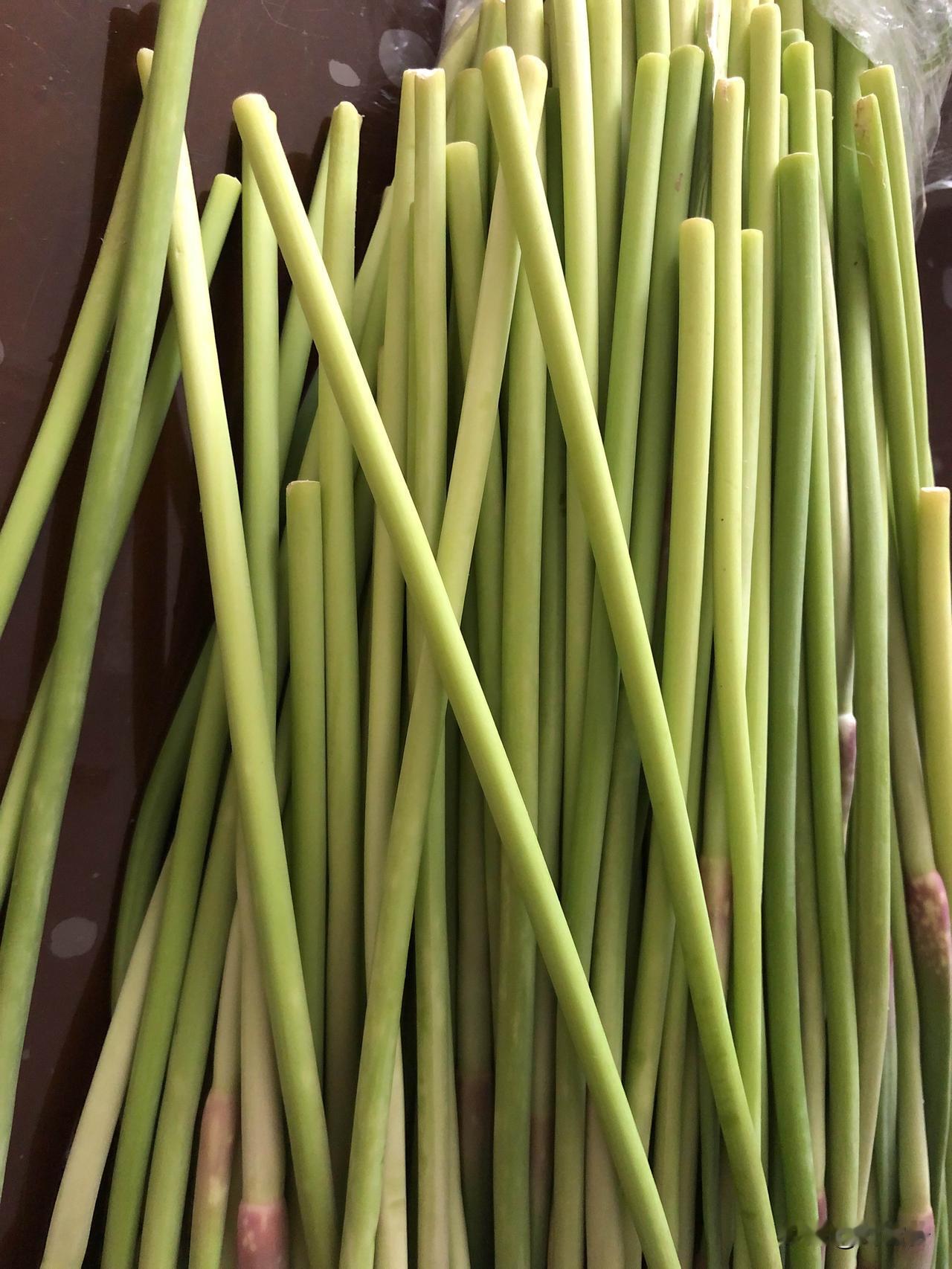 不做饭的人、一声不吭就买回来了，这就是不喜欢买这个菜的原因。