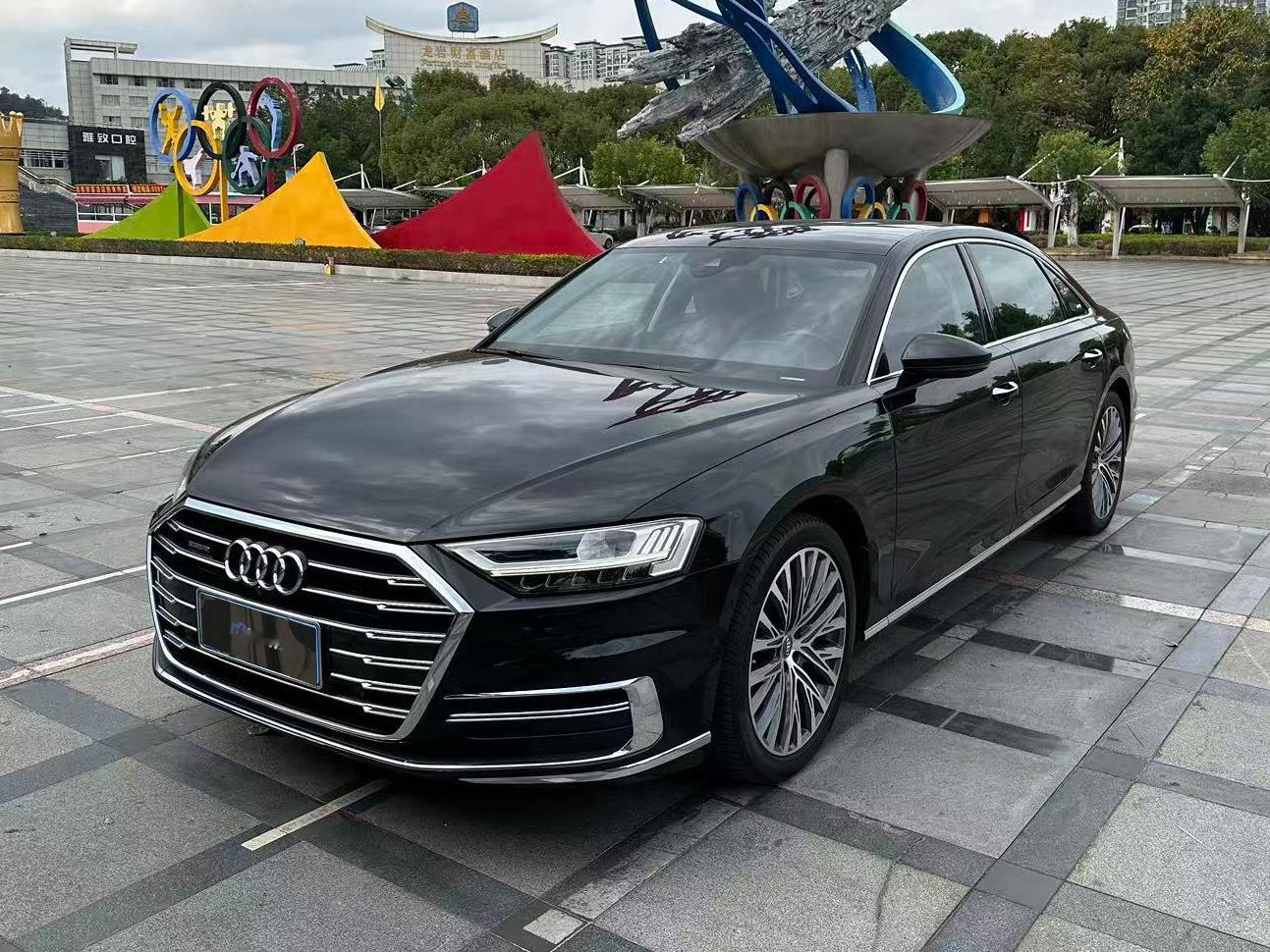 下午买了台A8L 55豪华20年上牌，一手原漆4.5万公里带车衣，内外都很极品也