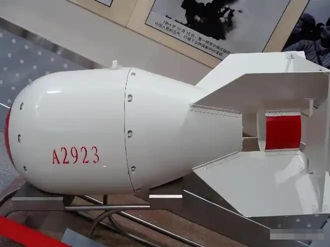 原子弹原理早已公开，为什么还有那么多国家造不出原子弹？说句难听的，不光造不出来，