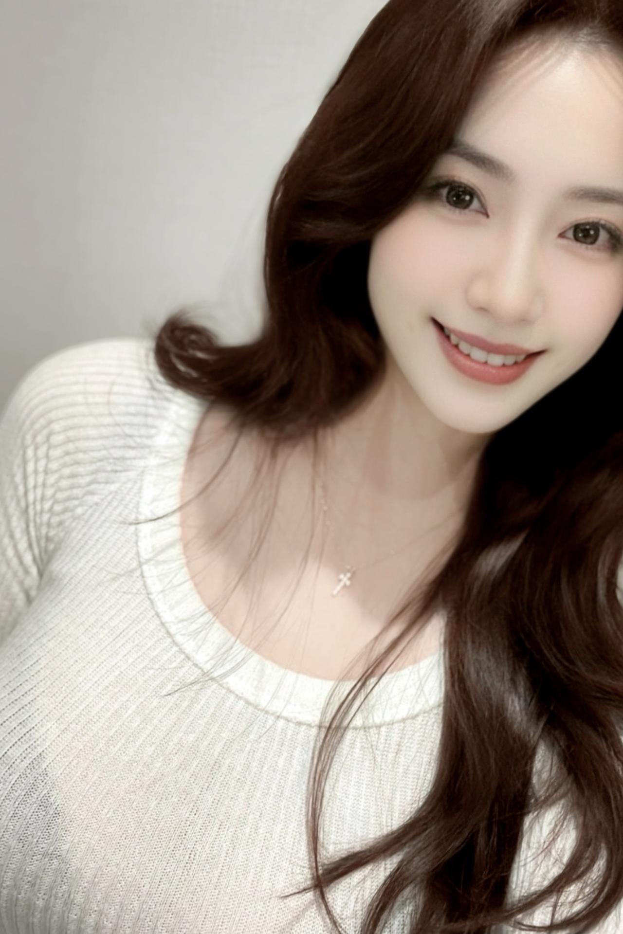 独立不是降低标准，我什么都能自己扛，所以更要并肩同行、懂我宠我的人。
心动女孩上