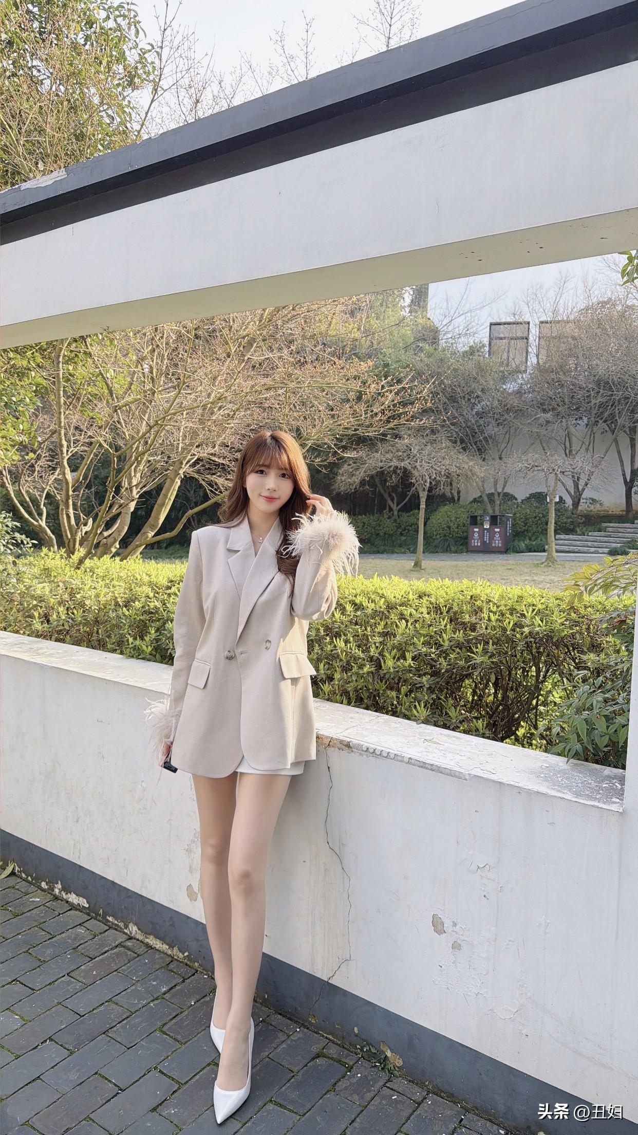 坦率的女人不带着成见，能发现事物本来的好。比如看到样品，她们会先表扬，理解制作者