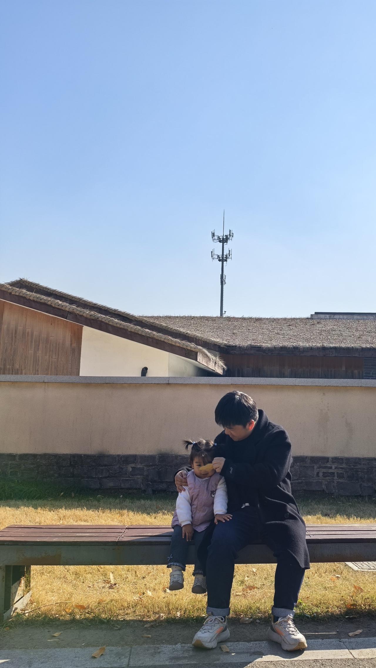 动物园不拍动物，只拍我们家的小可爱和大可爱们。陪伴孩子的美好时光