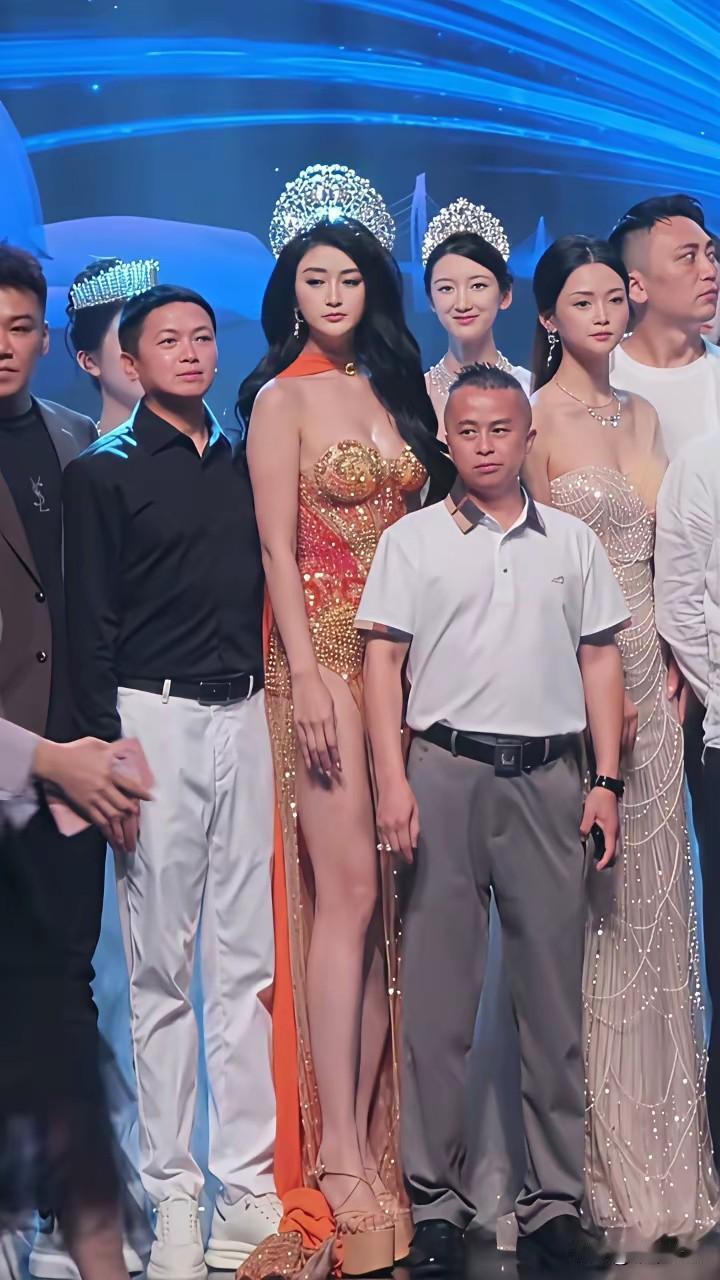 做人永远要懂得找准自己的位置，否则难堪的只能是自己。