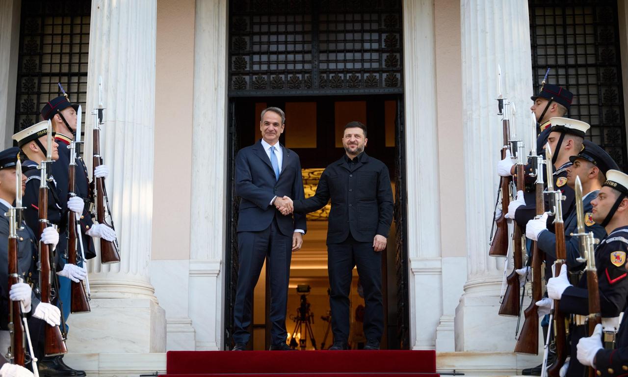 快讯！快讯！
 
乌克兰总统泽连斯基突然宣布了。
 
在雅典与希腊总理米佐塔基斯