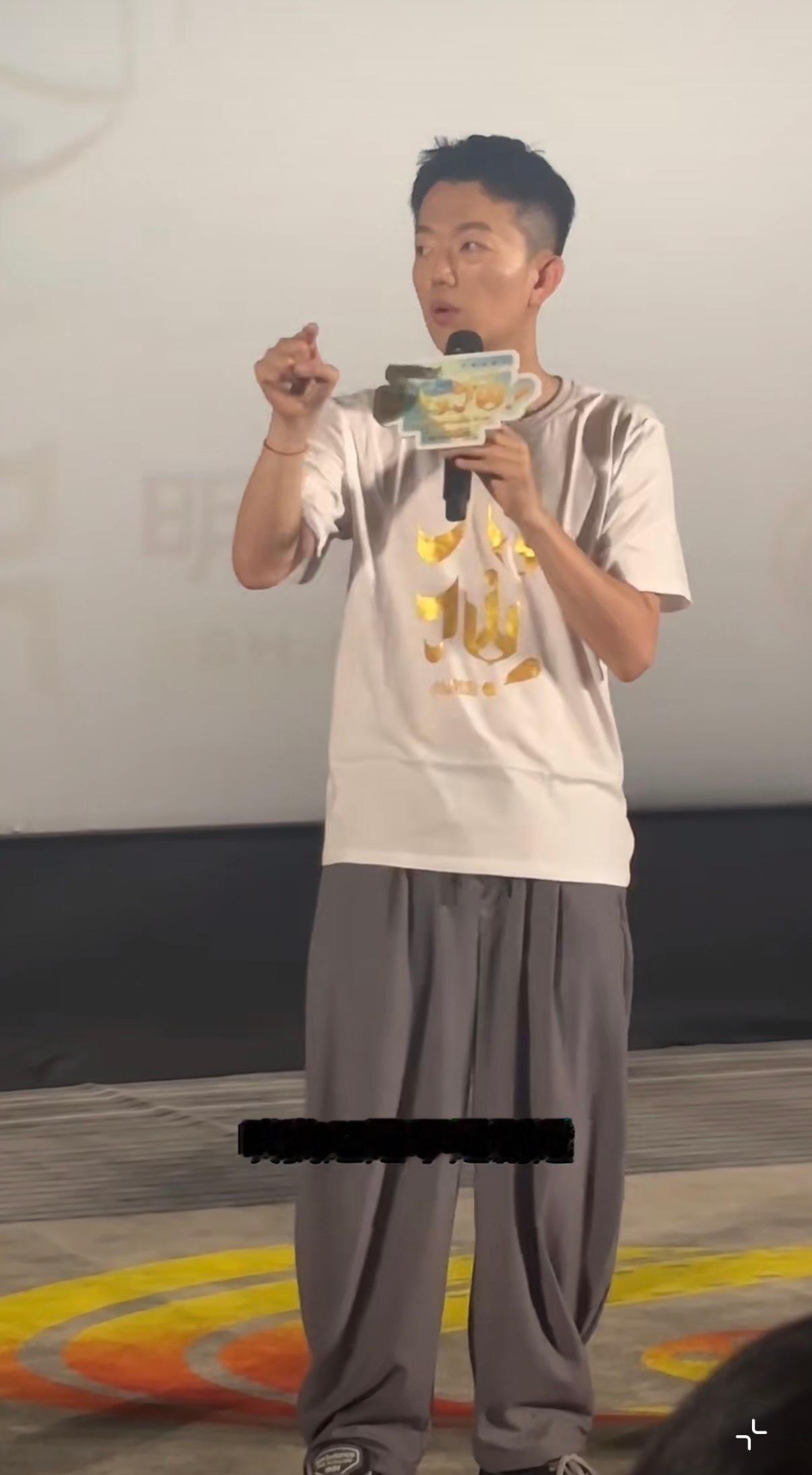我真的笑死了哈哈哈哈哈 牟导真的，不撕排片 不搞联名 不画贺图……每天就分享他那