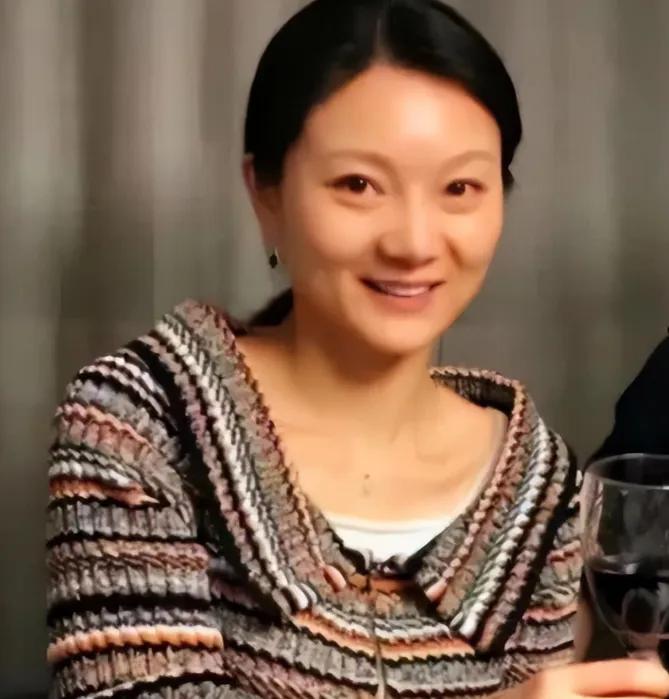 隐忍24年，陈婷撕下温柔伪装，给所有已婚女人狠狠上了一课
 
从默默无闻、躲在幕