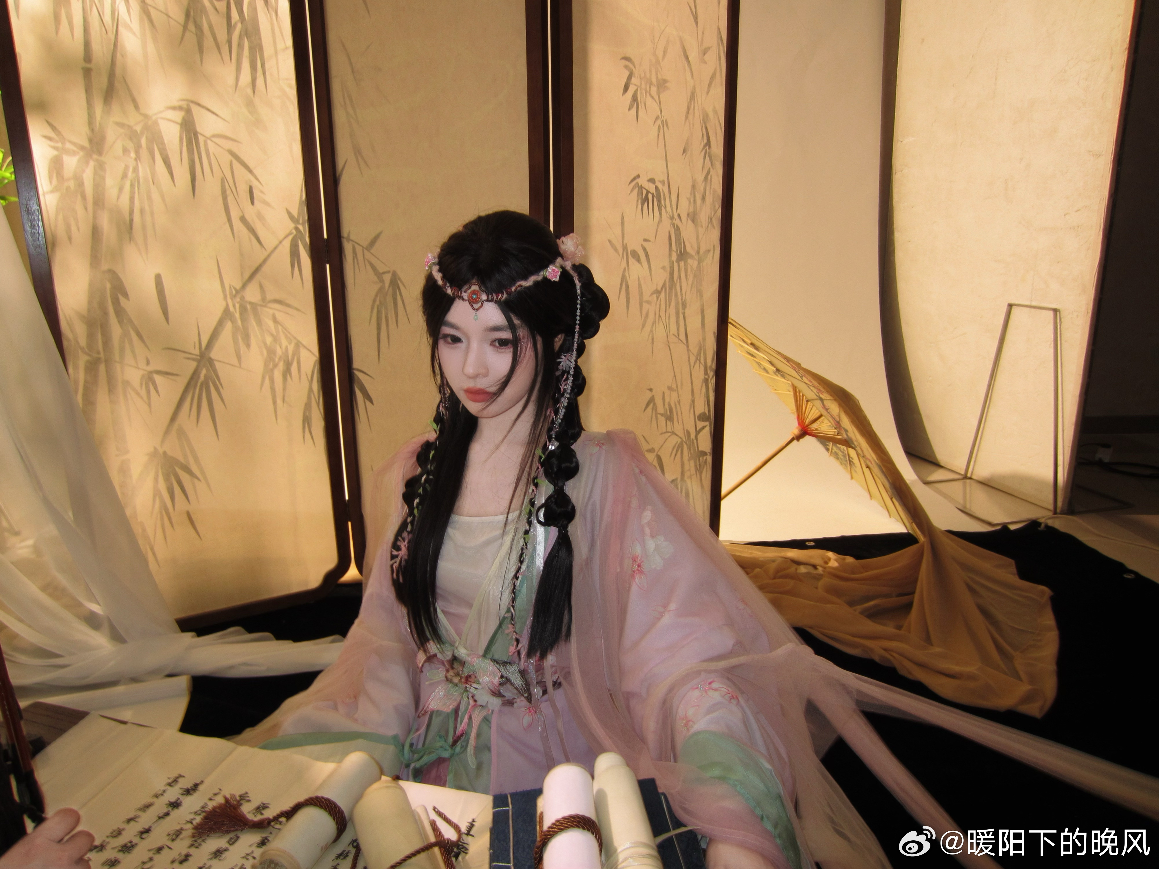 黄霄雲一开口我已经在吃草了 救命，黄霄雲这嗓子是被天使吻过吧？她一开口，我连工位