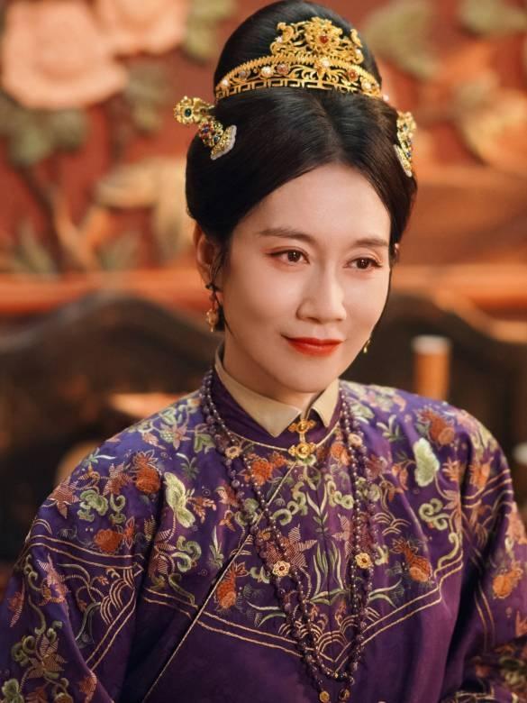 温峥嵘饰演俞夫人，笑里藏刀，自带压迫感

近日，《花开锦绣》的开播，温峥嵘的出场